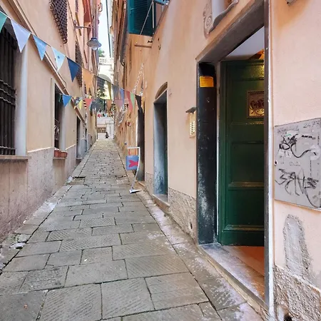 Flat In The Heart Of The Center Daire